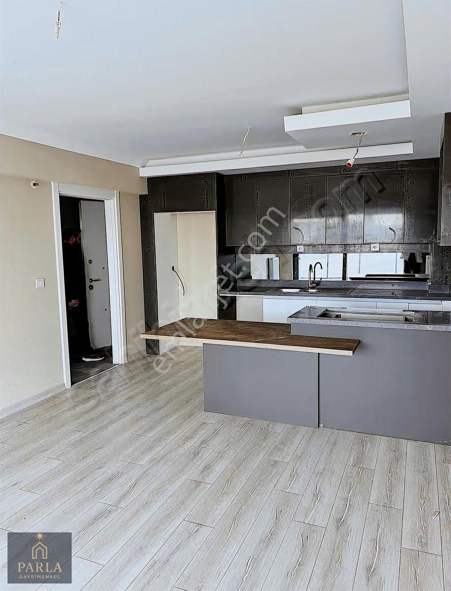 Parla Emlak'tan Susuz Da 1+1 Lüx Manzaralı Daire