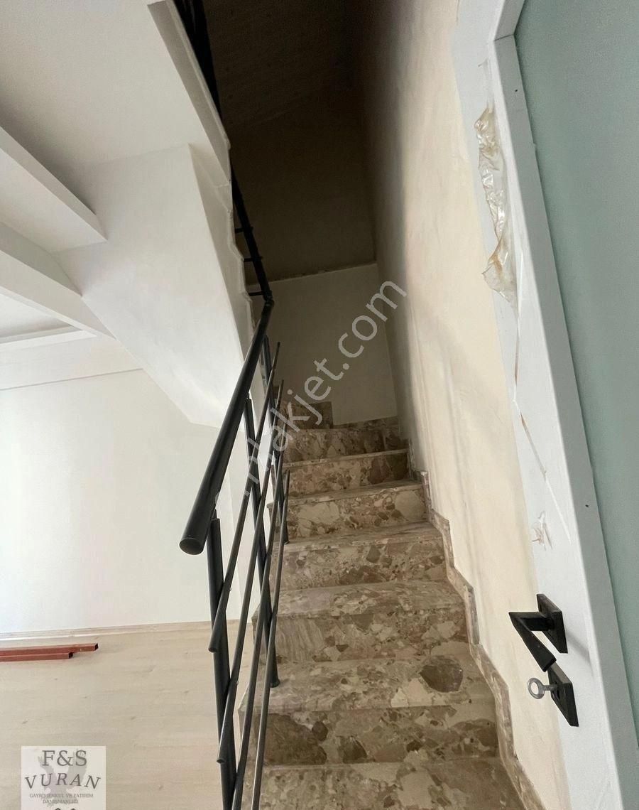 Efeler Yedi Eylül’de Üst Kat Dubleks 2+1 | Merkezi Lokasyon, Geniş Kullanım Alanı - Görsel 8
