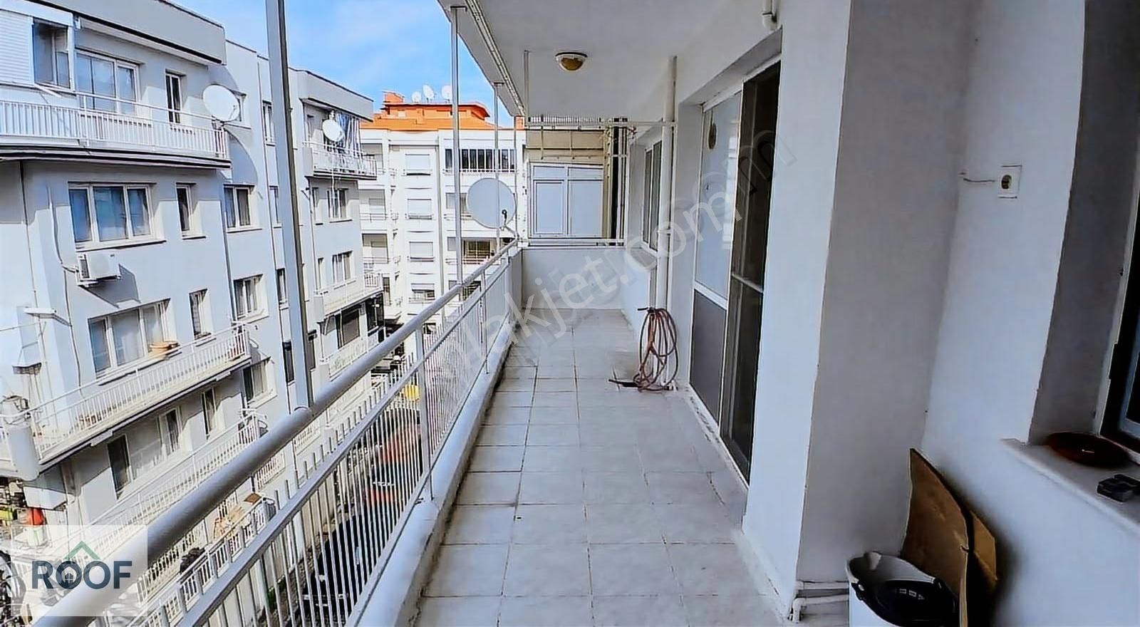 Yalı Mahallesinde Merkezi Konumda Geniş 3+1 Satılık Daire - Görsel 7