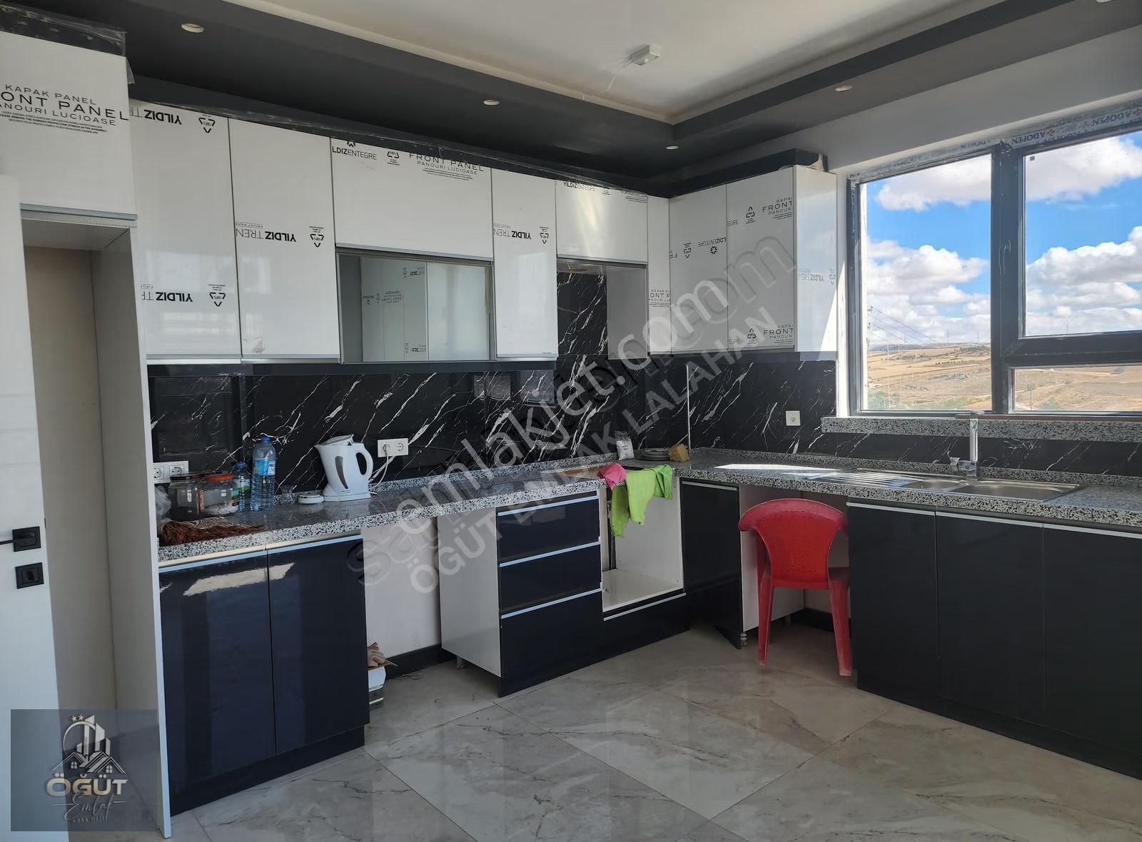 Lalahan İstasyonda 3 Katlı Full Yapılı Bağımsız Manzaralı Villa - Görsel 19