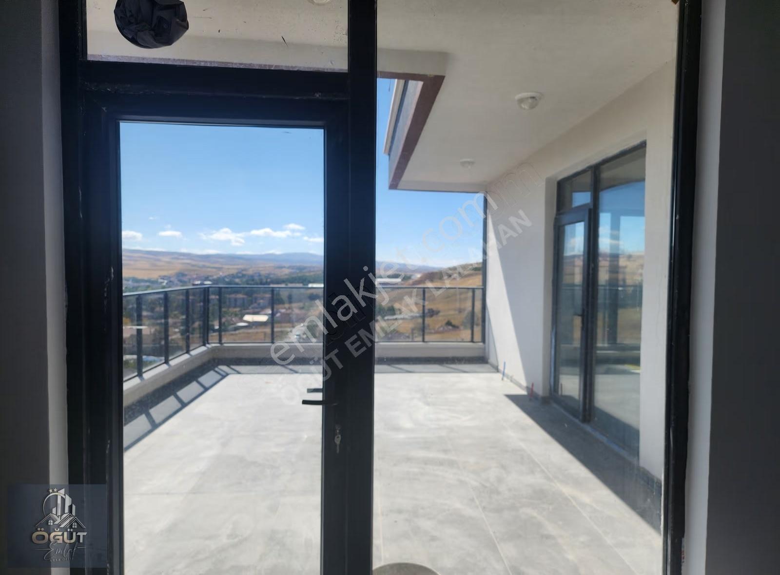 Lalahan İstasyonda 3 Katlı Full Yapılı Bağımsız Manzaralı Villa - Görsel 20