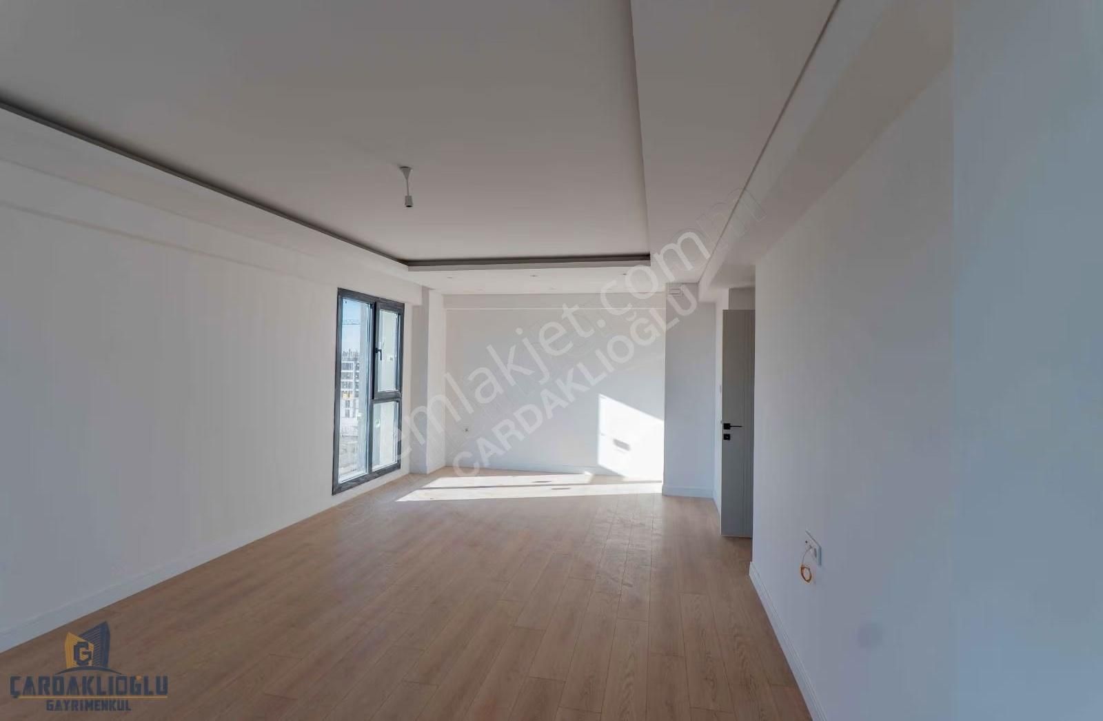 Çanakkale 60 Metre Yol Referans 17 Satılık 3+1 Daireler