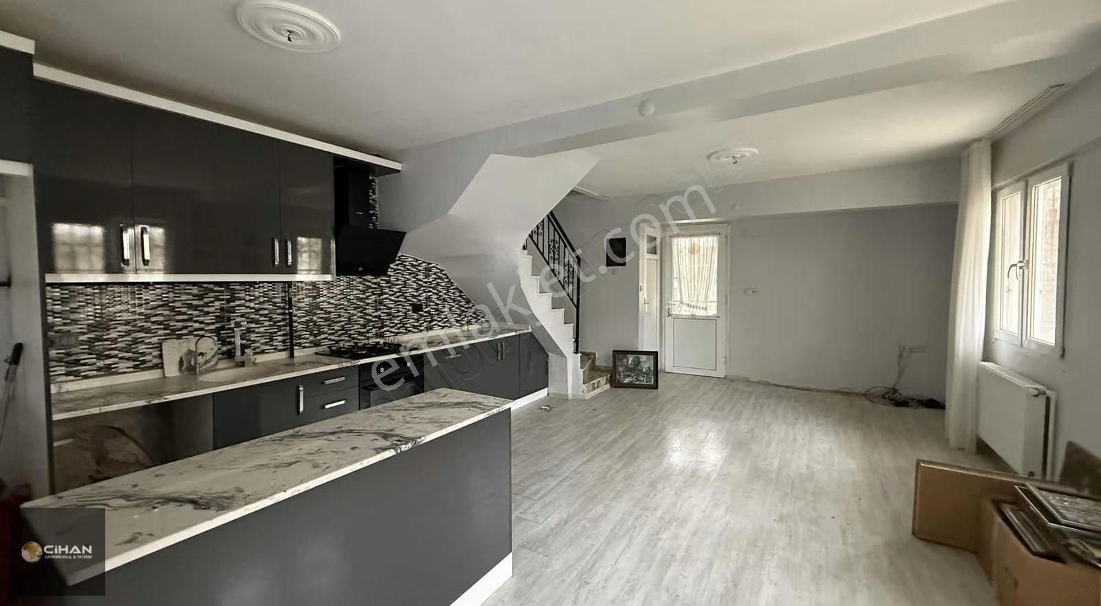 Avm Bölgesi Denize 200 Metre Yazlık - Görsel 16