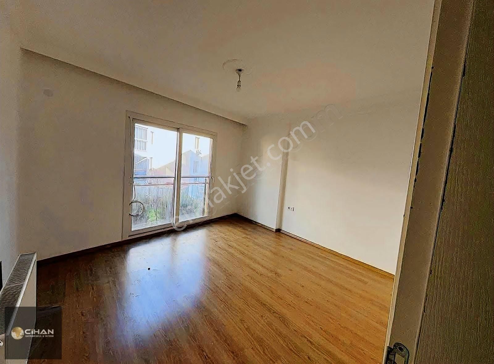 Kuşadası Davutlar Merkez Ara Kat 3 + 1 Sıfır Daıre - Görsel 5