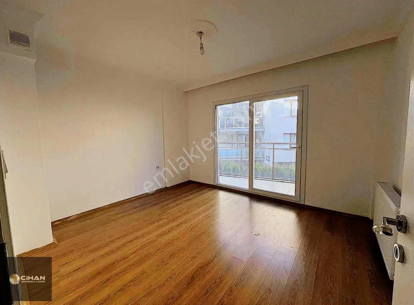 Kuşadası Davutlar Merkez Ara Kat 3 + 1 Sıfır Daıre - Görsel 12