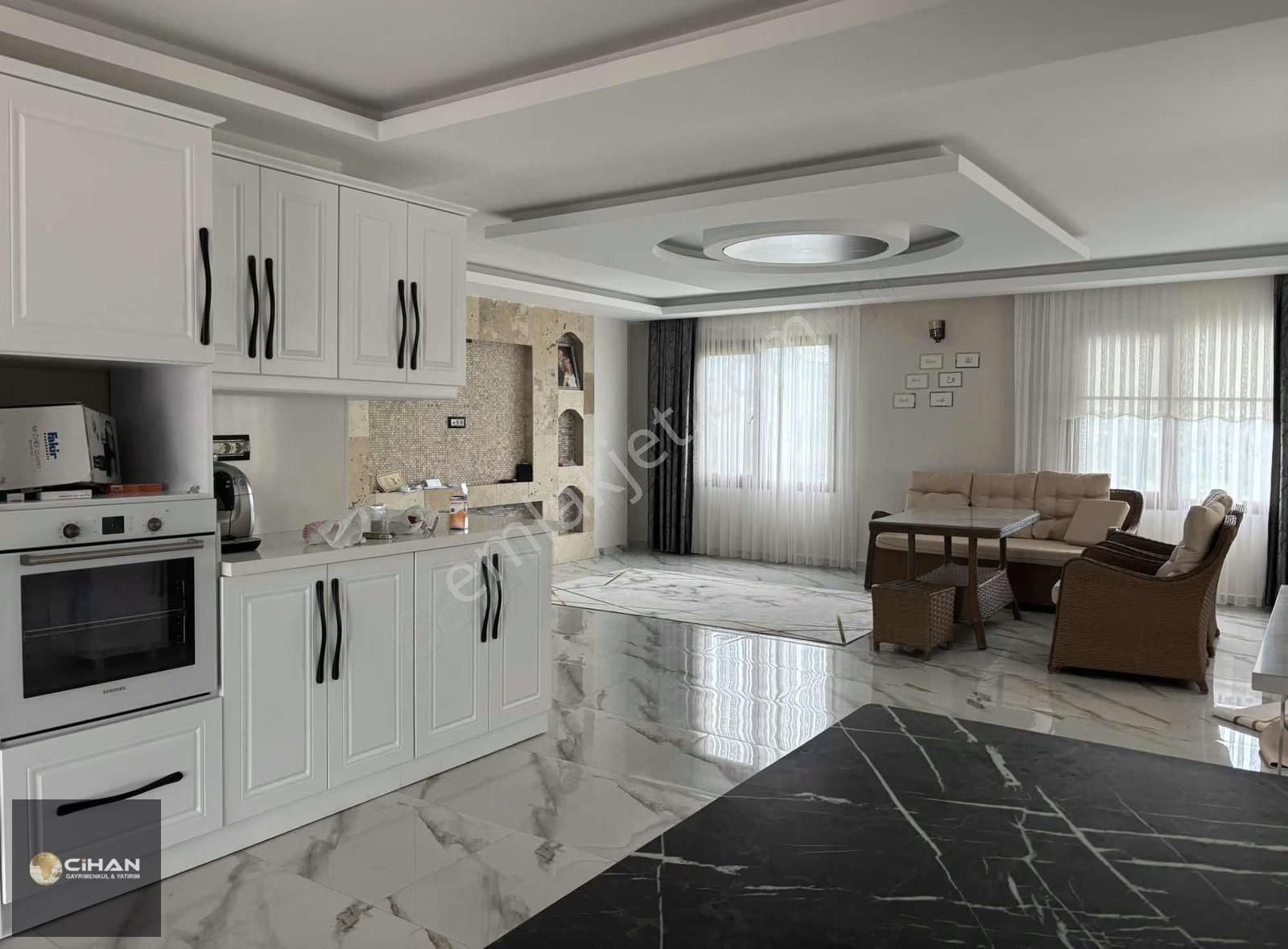 Kuşadası Yeniköyde 7+2 Tek Müstakil Villa - Görsel 15