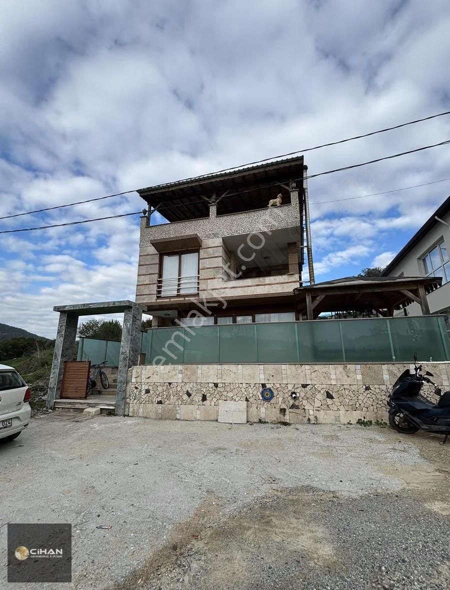 Kuşadası Yeniköyde 7+2 Tek Müstakil Villa