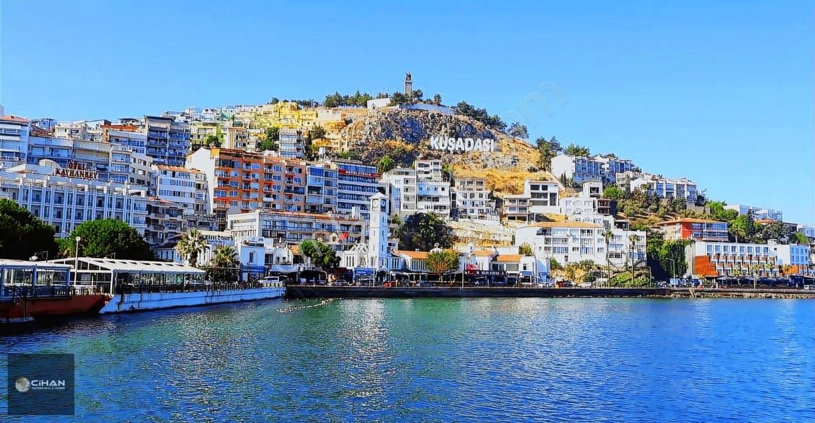 Kuşadası Merkezde Havuzlu Sit 4+1 Daire - Görsel 14