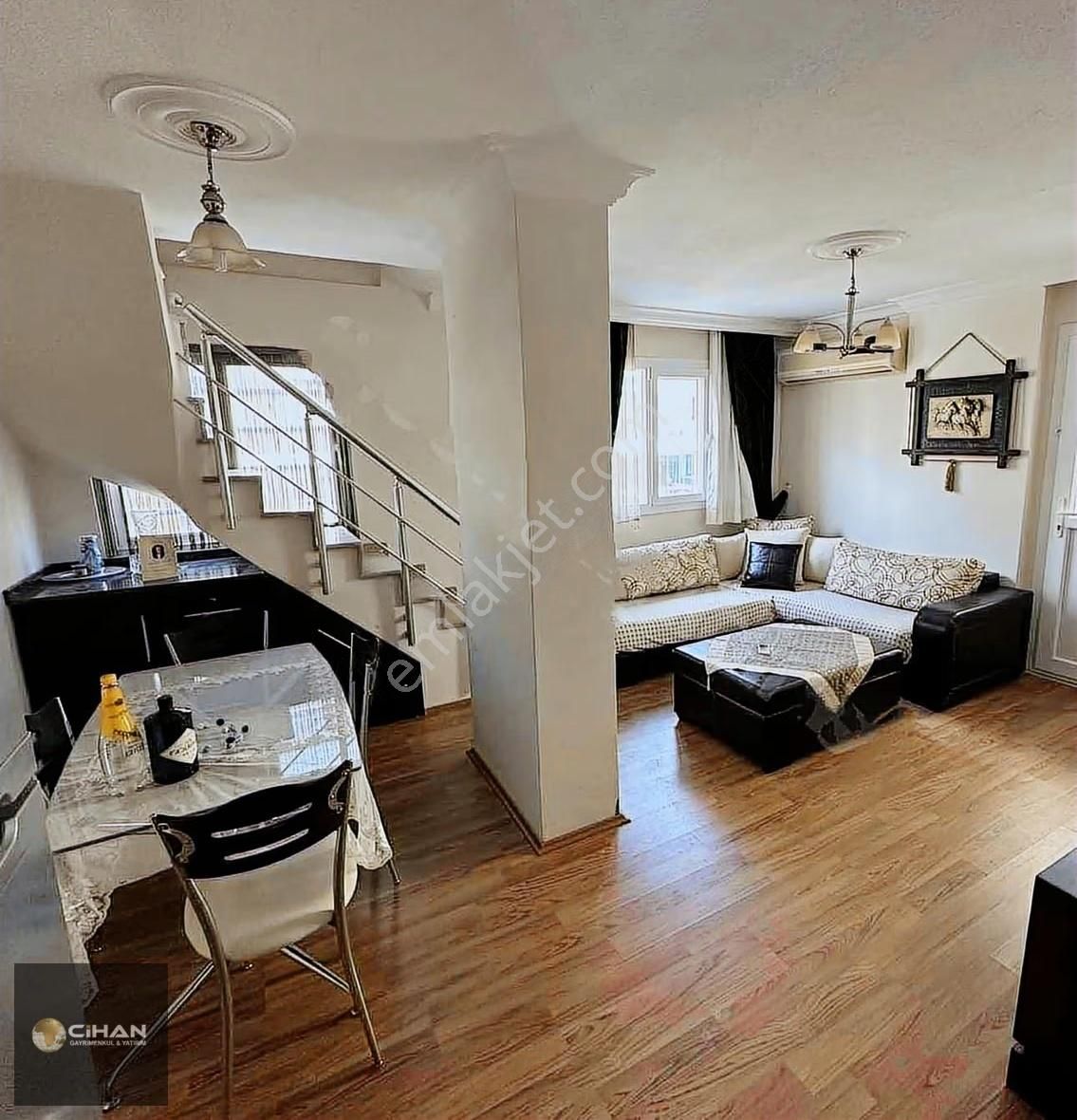 Kuşadası Merkezde Havuzlu Sit 4+1 Daire - Görsel 12