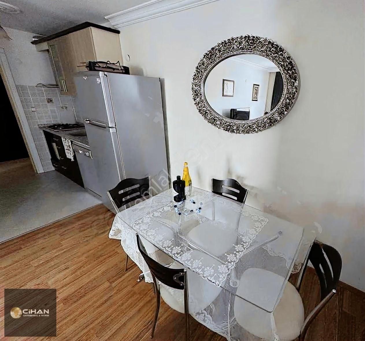 Kuşadası Merkezde Havuzlu Sit 4+1 Daire - Görsel 23