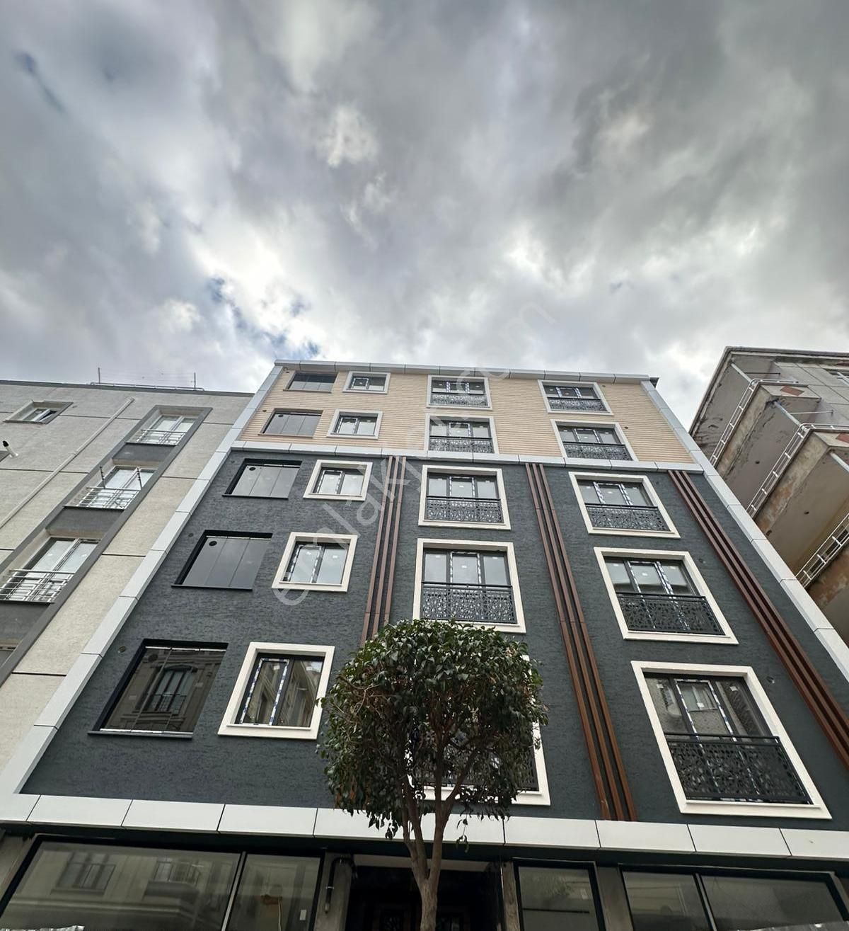 Yıldız Dan İtfaiye Yakını Sıfır Kredili 2+1 Normal Kat Daire