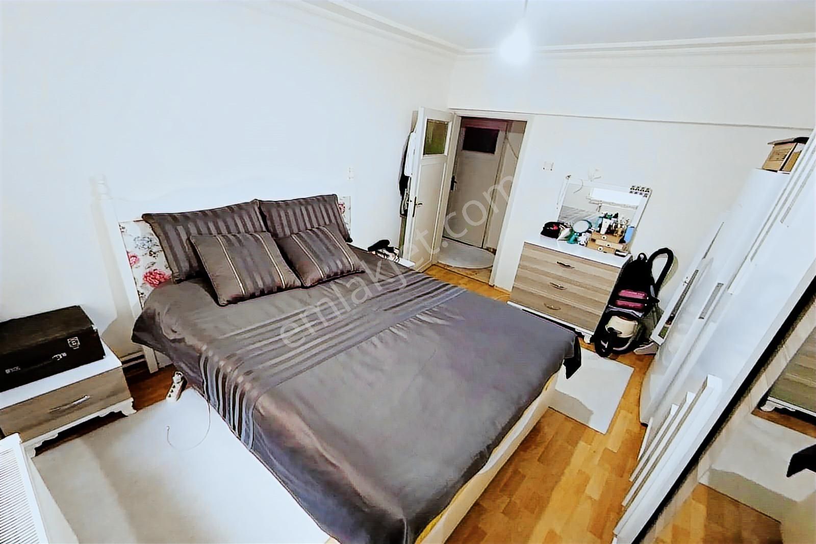 Ufuk Özdemir'den Gök Sokakta Ön Cephe Giriş Kat Yapılı 3+1 Daire - Görsel 13