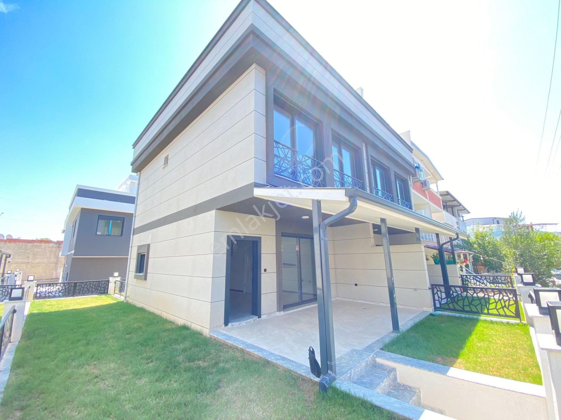 Seferihisar Cumhuriyet’te Denize 350m Mesafede, Sıfır 3+1 Köşe Villa! - Görsel 2