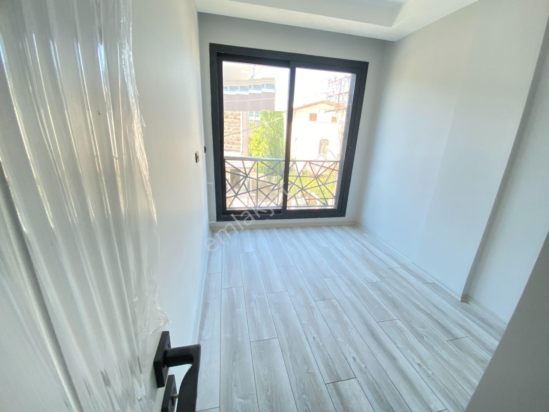 Seferihisar Cumhuriyet’te Denize 350m Mesafede, Sıfır 3+1 Köşe Villa! - Görsel 12