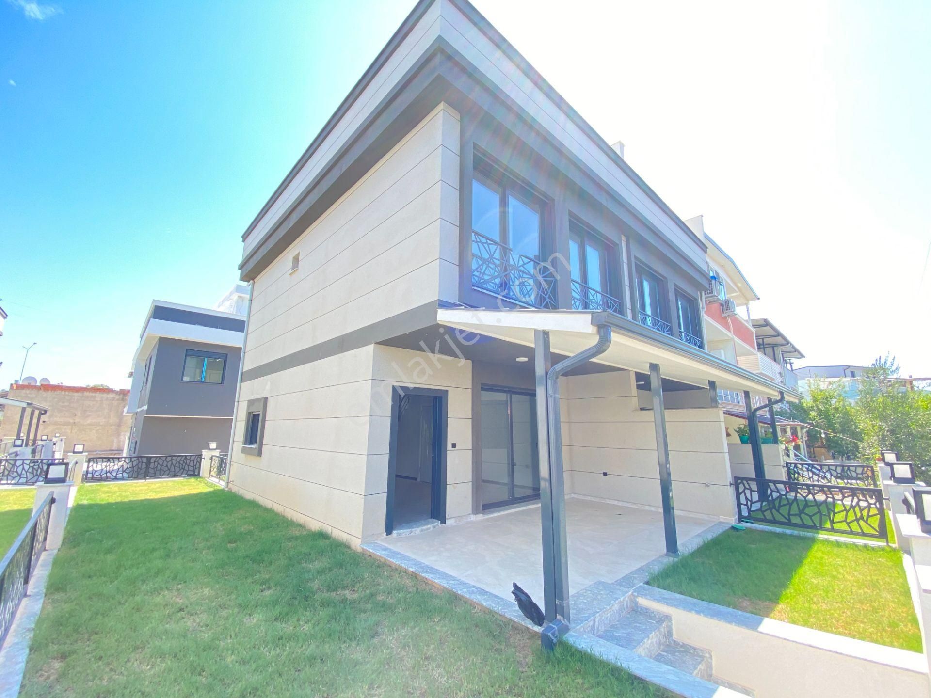 Seferihisar Cumhuriyet’te Denize 350m Mesafede, Sıfır 3+1 Köşe Villa! - Görsel 3