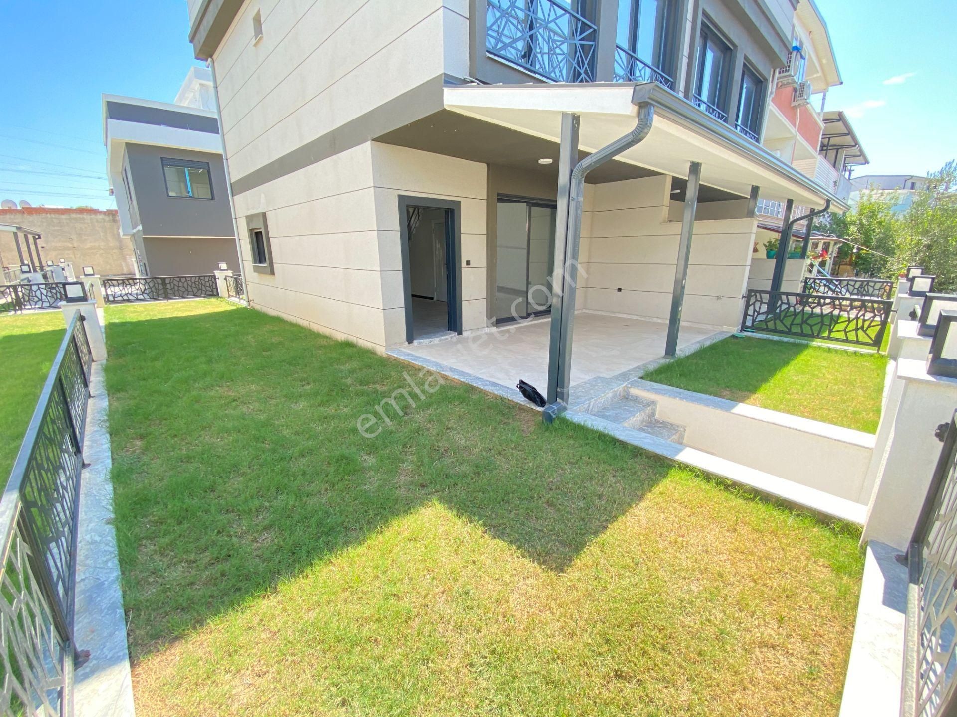 Seferihisar Cumhuriyet’te Denize 350m Mesafede, Sıfır 3+1 Köşe Villa!