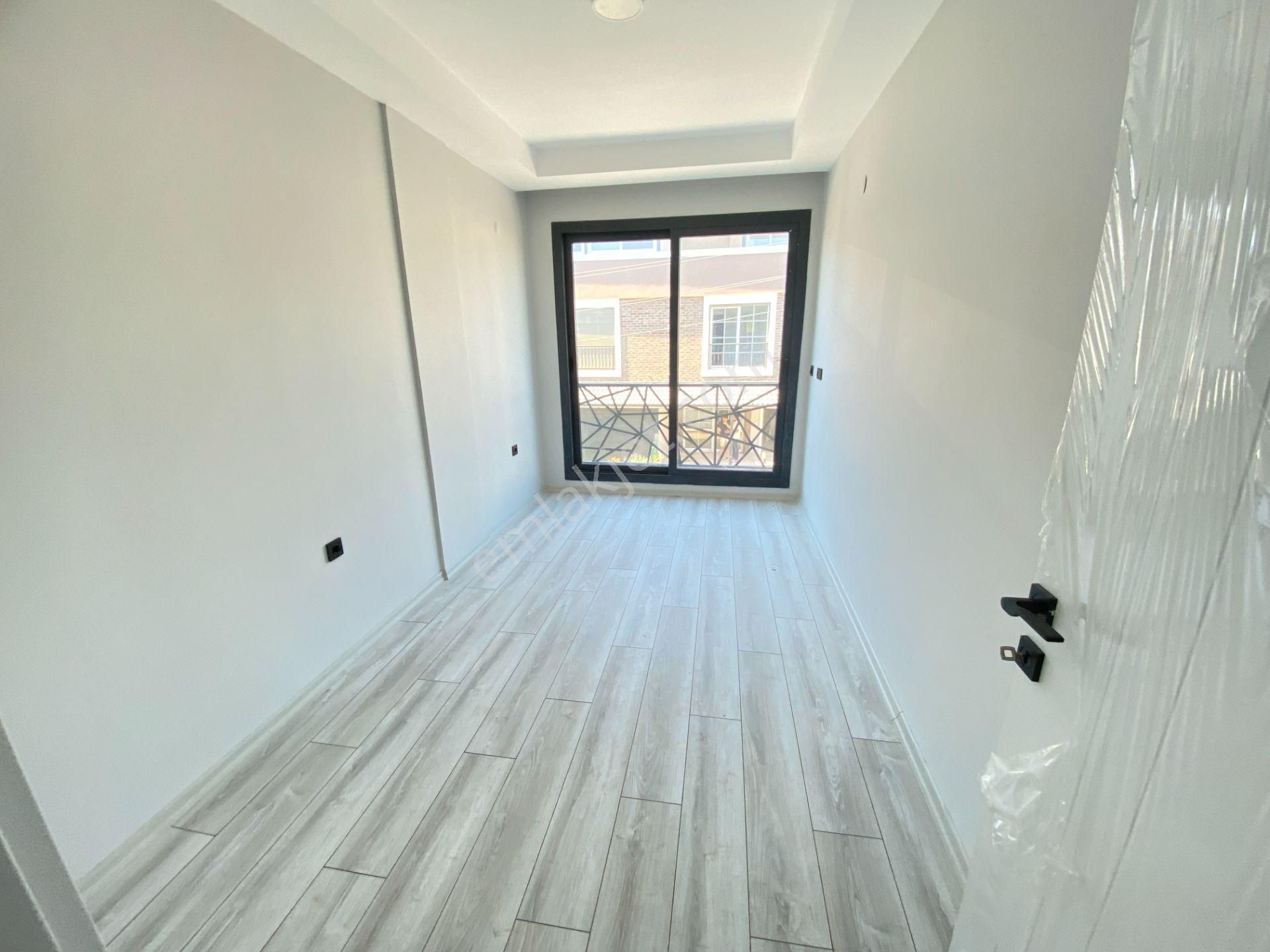 Seferihisar Cumhuriyet’te Denize 350m Mesafede, Sıfır 3+1 Köşe Villa! - Görsel 11