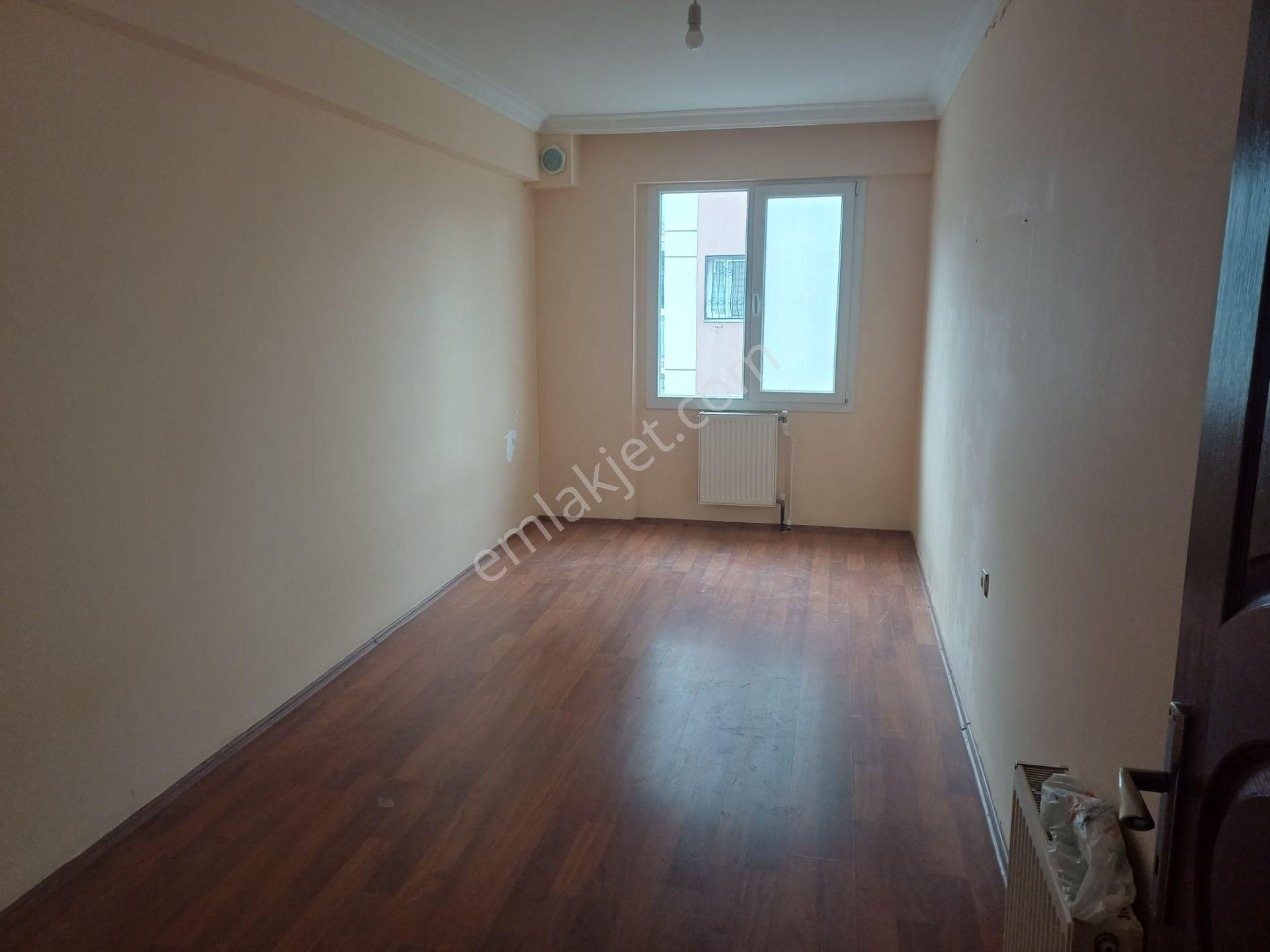 İzmir Menderes Pazaryeri Anacadde Doğalgazlı Ebebynli Otoparklı Büyük Daire - Görsel 5