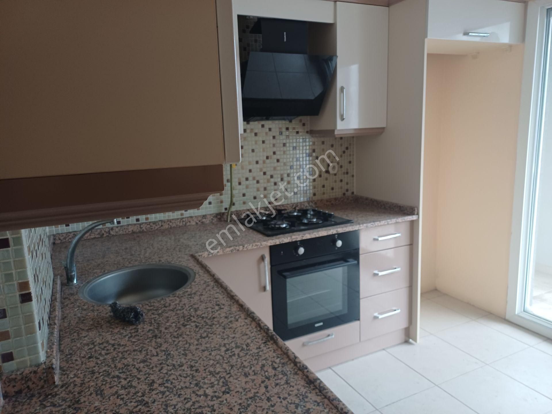 İzmir Menderes Pazaryeri Anacadde Doğalgazlı Ebebynli Otoparklı Büyük Daire - Görsel 24