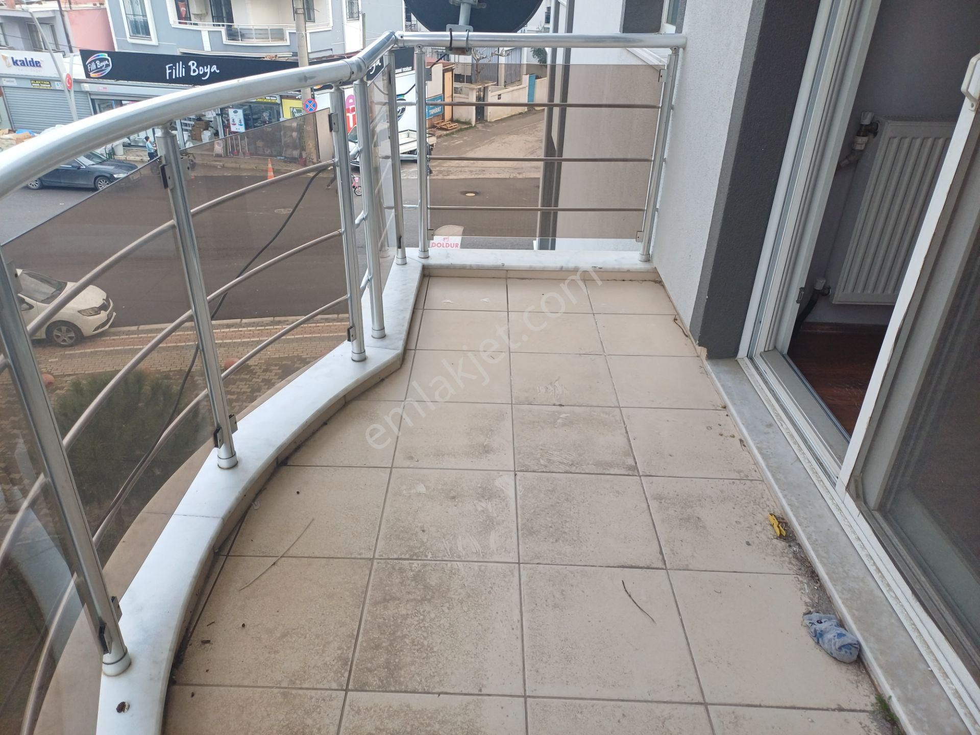 İzmir Menderes Pazaryeri Anacadde Doğalgazlı Ebebynli Otoparklı Büyük Daire - Görsel 15