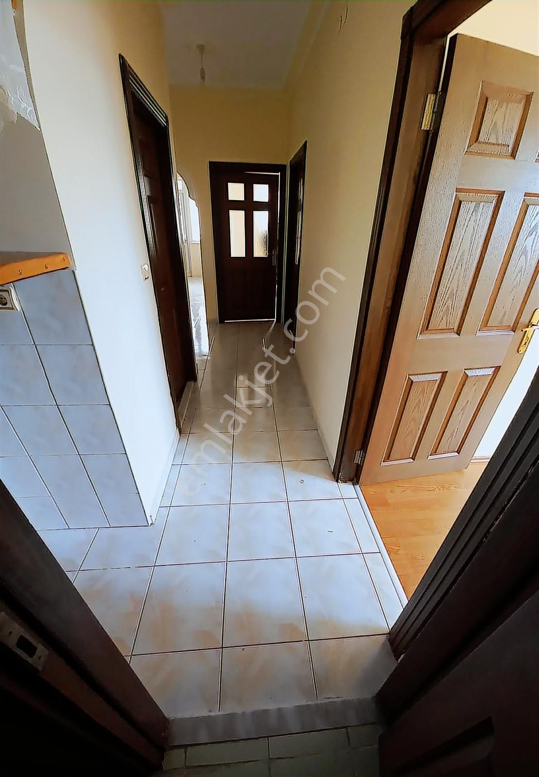 Yeşilyurt Mahallesinde Merkezi Konumda 2+1 Temiz Daire - Görsel 15