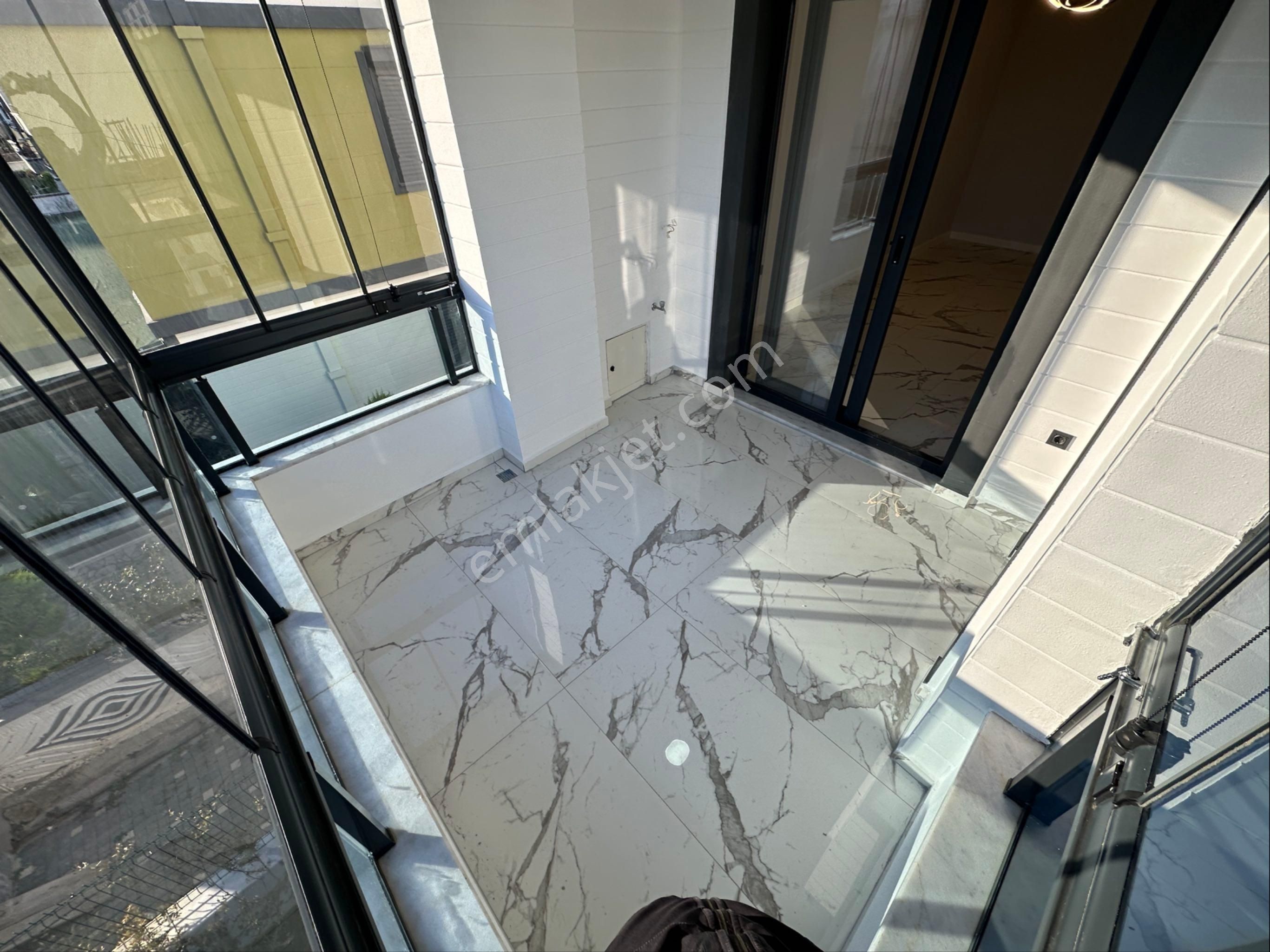 Cantan Emlaktan Akçay'da 1+1 3 Yaşında Lüks Tasarımlı Fırsat Daire - Görsel 13