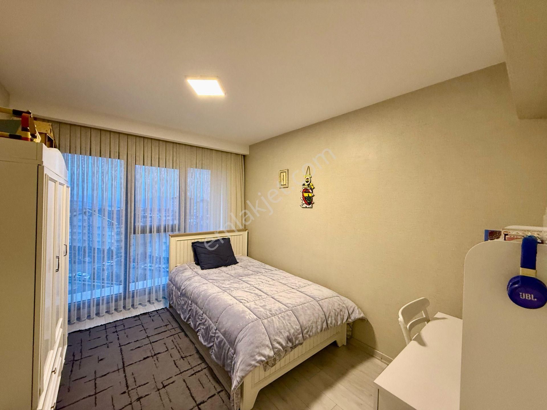 Pursaklar Mehmet Zengin Emlak'tan Teras Balkonlu Çift Banyolu 6.kat 4+1 Ultra Lüks Sitede Daire - Görsel 23