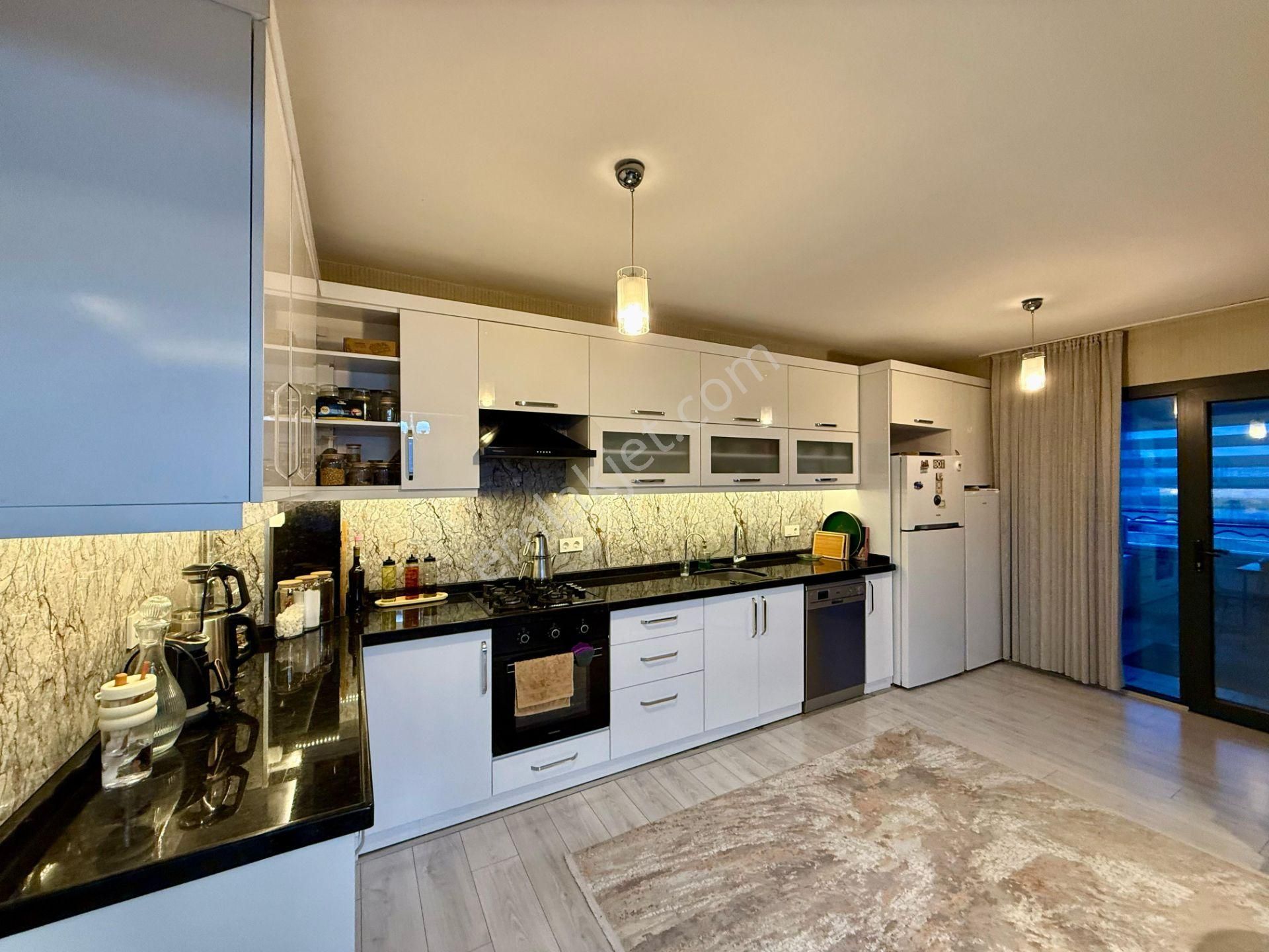 Pursaklar Mehmet Zengin Emlak'tan Teras Balkonlu Çift Banyolu 6.kat 4+1 Ultra Lüks Sitede Daire - Görsel 2