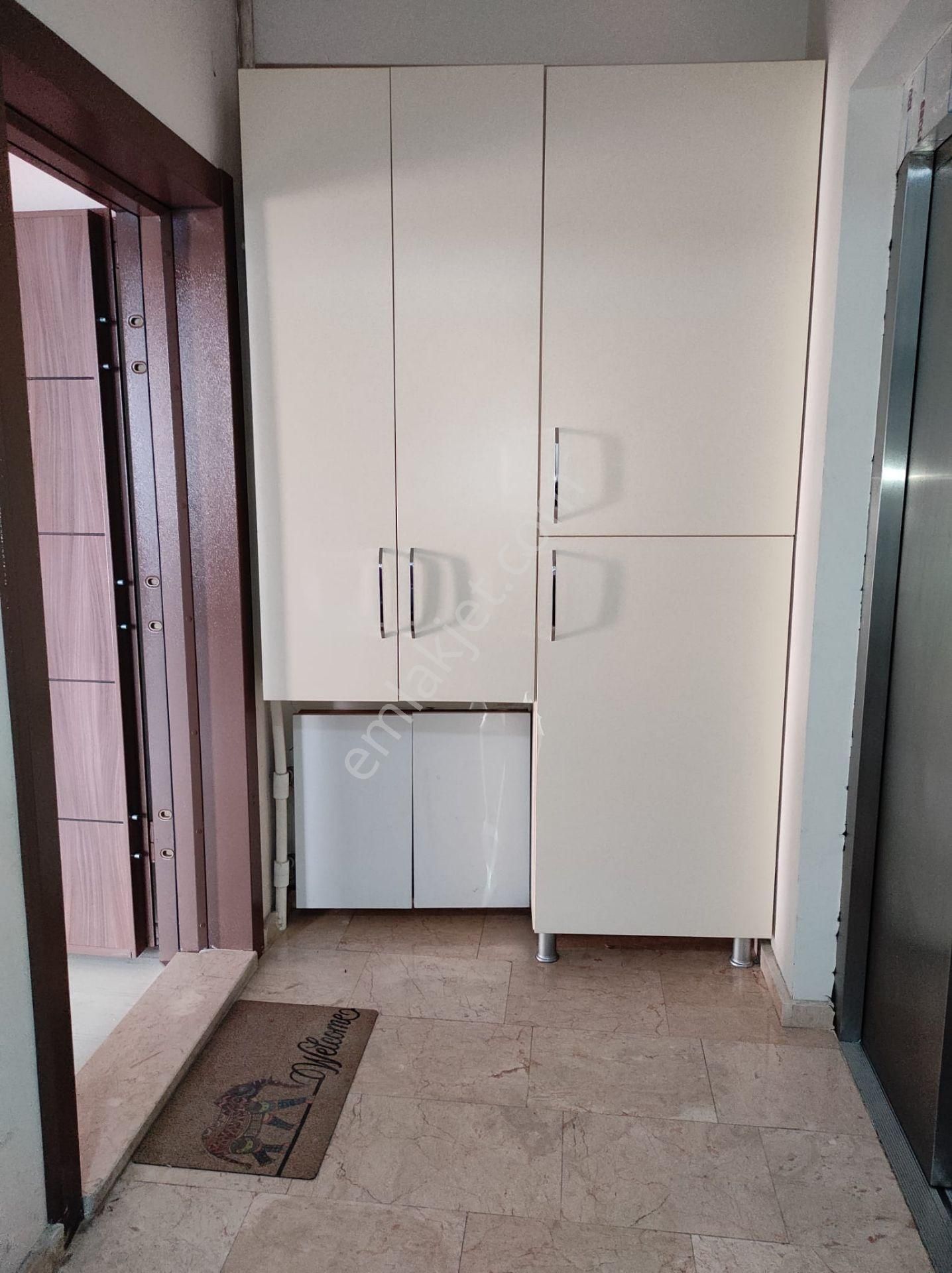 Yenidoğan Merkezde 2+1 Arakat Asansörlü Kiralık Daire