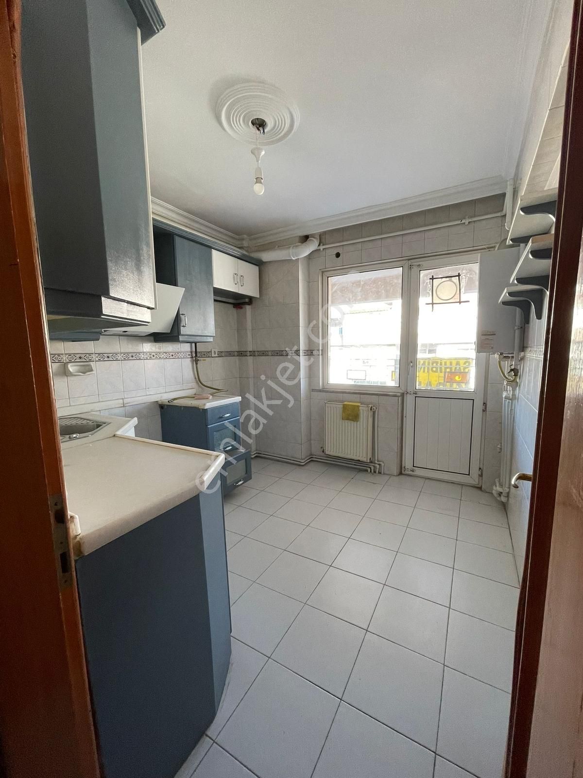 Vista Yapı'dan Metrobüse Yakın Aile Sitesinde Kiralık 3+1 - Görsel 20