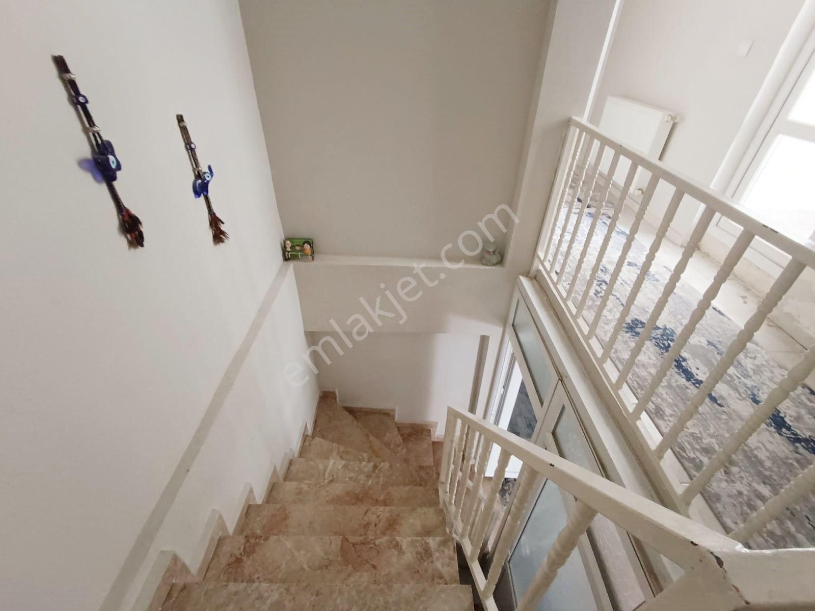 Kent'ten Mutlu Cadde Dibinde 5+1 Manzaralı Teraslı Dubleks - Görsel 17