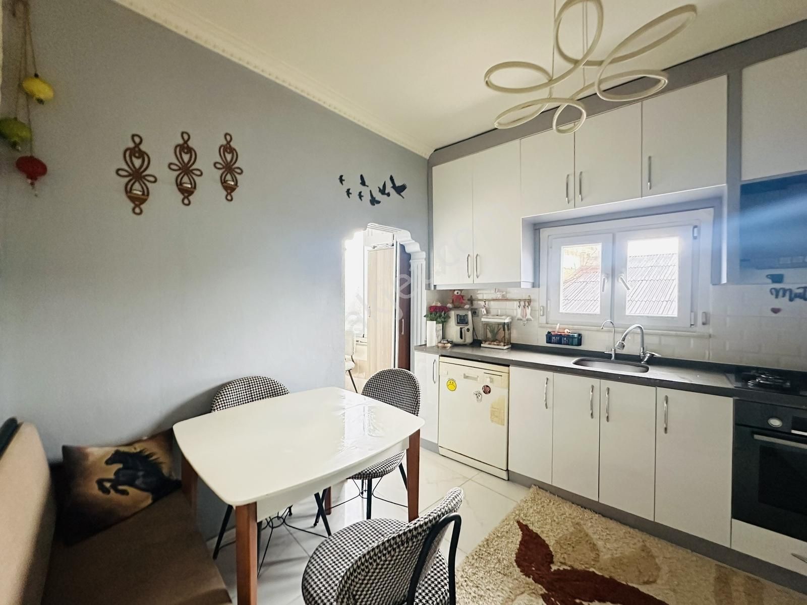 Karadeniz Mahallesi'nde Komple Tadilatlı 2+1 85 M² Satılık Daire - Görsel 14