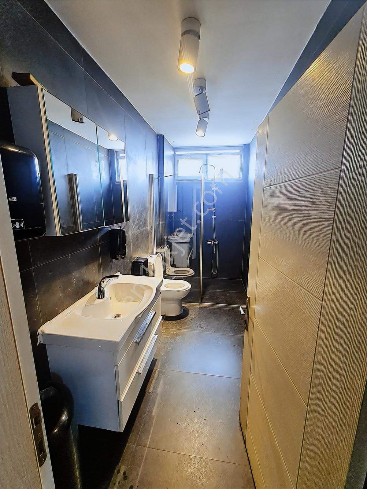 Remax Lıve - Sultangazi Avizeciler Sitesine Cephe 450m2 İş Yeri - Görsel 9