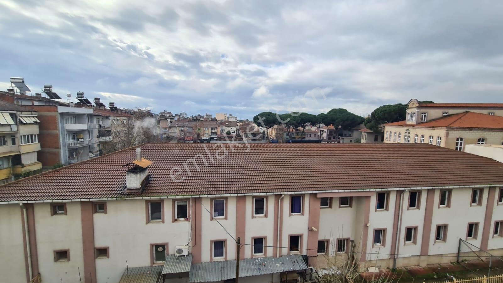 Antika'dan Ödemiş Ortaokulu Cepheli Fırsat Daire - Görsel 2