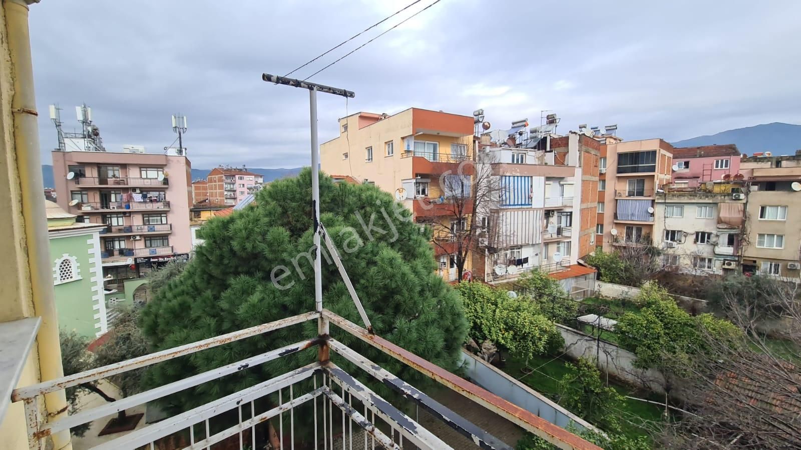 Antika'dan Ödemiş Ortaokulu Cepheli Fırsat Daire - Görsel 24