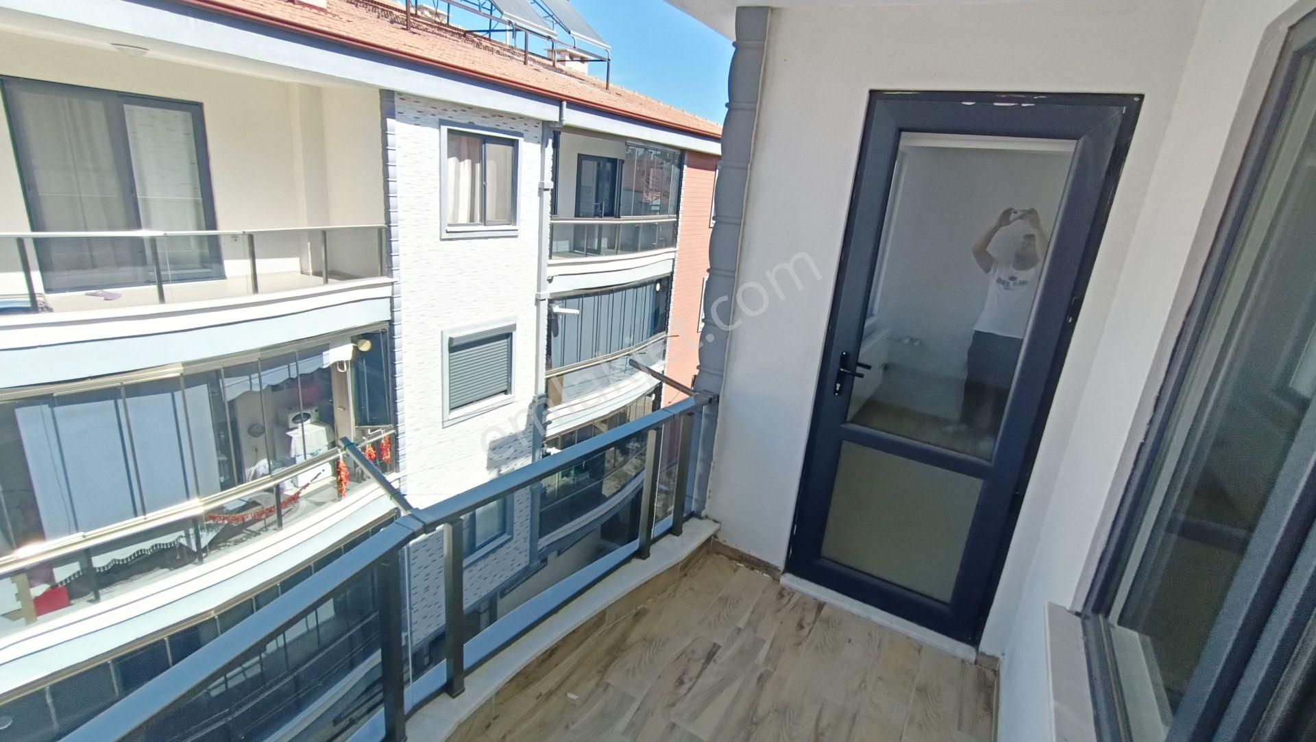 Cantan Emlaktan Akçay İkizçayda Asansörlü 4 Yaşında 1+1 Lüks Daire - Görsel 19