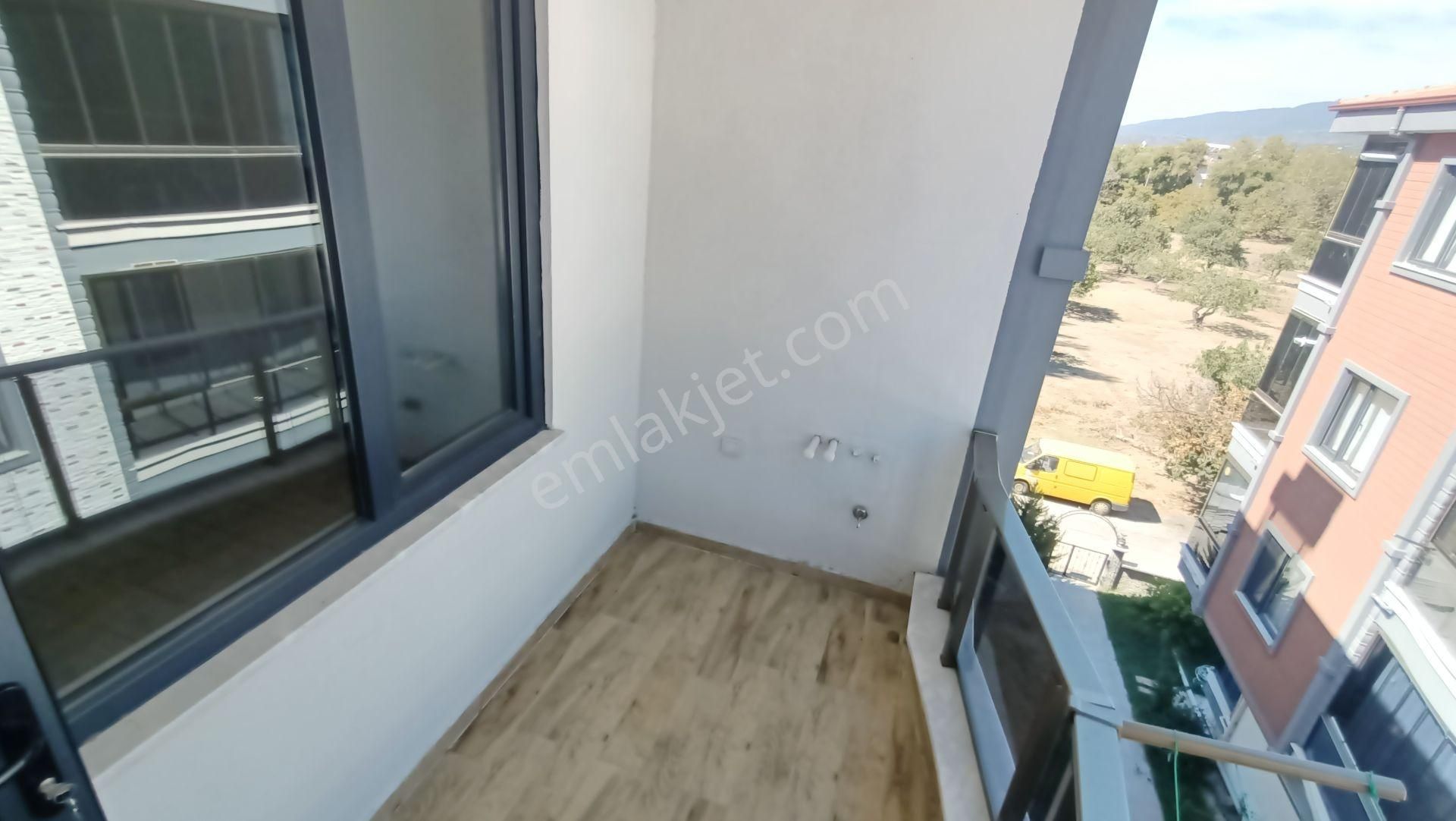 Cantan Emlaktan Akçay İkizçayda Asansörlü 4 Yaşında 1+1 Lüks Daire - Görsel 18