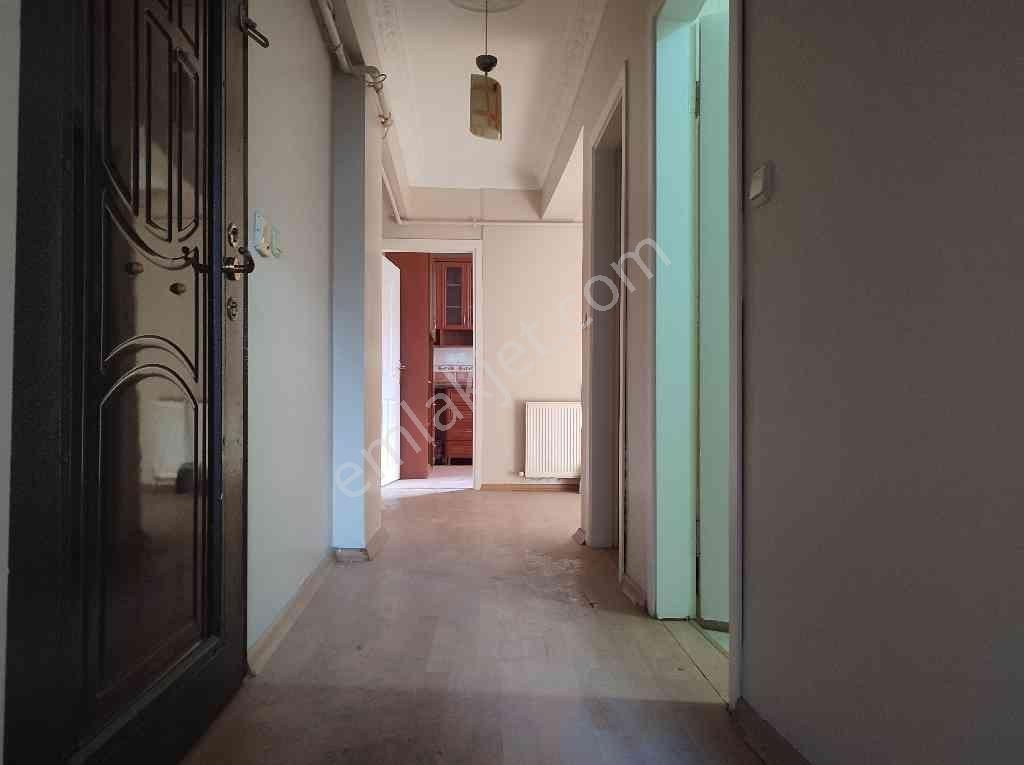 Eyüp Sultan Rami Yeni Mahalle'de 2,5+1 Bahçe Katı Kiralık Daire