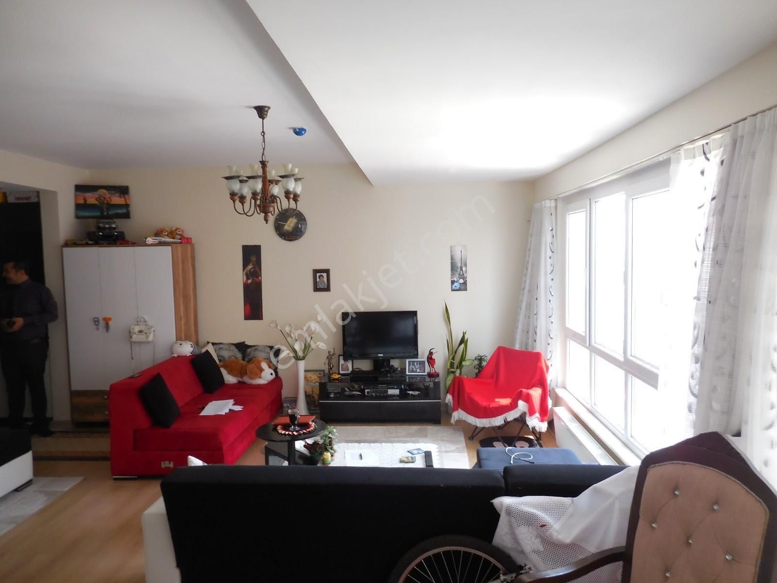 Sitenin En Büyük 1+1 Dairesi, Ferah Manzaralı