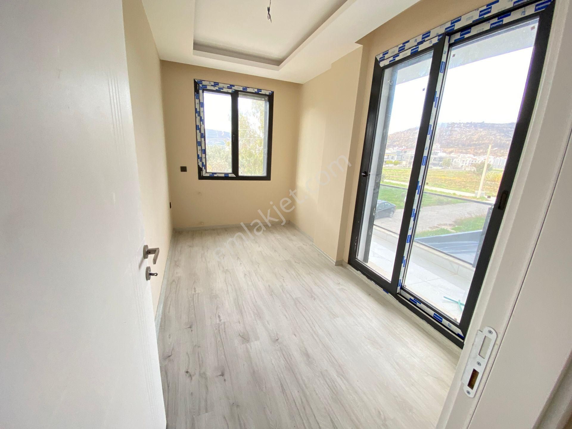Seferihisar Cumhuriyet’te Denize Yakın, Modern Tasarımlı Köşe 3+1 Villa! - Görsel 15