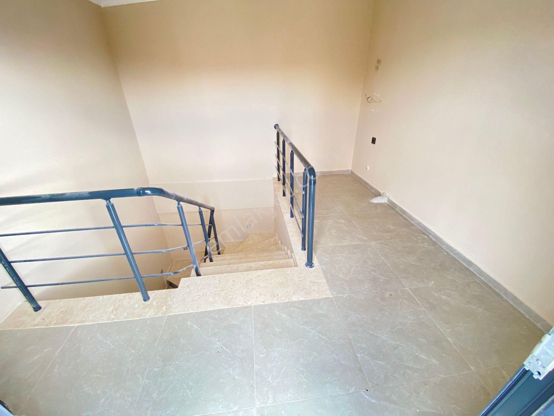 Seferihisar Cumhuriyet’te Denize Yakın, Modern Tasarımlı Köşe 3+1 Villa! - Görsel 19