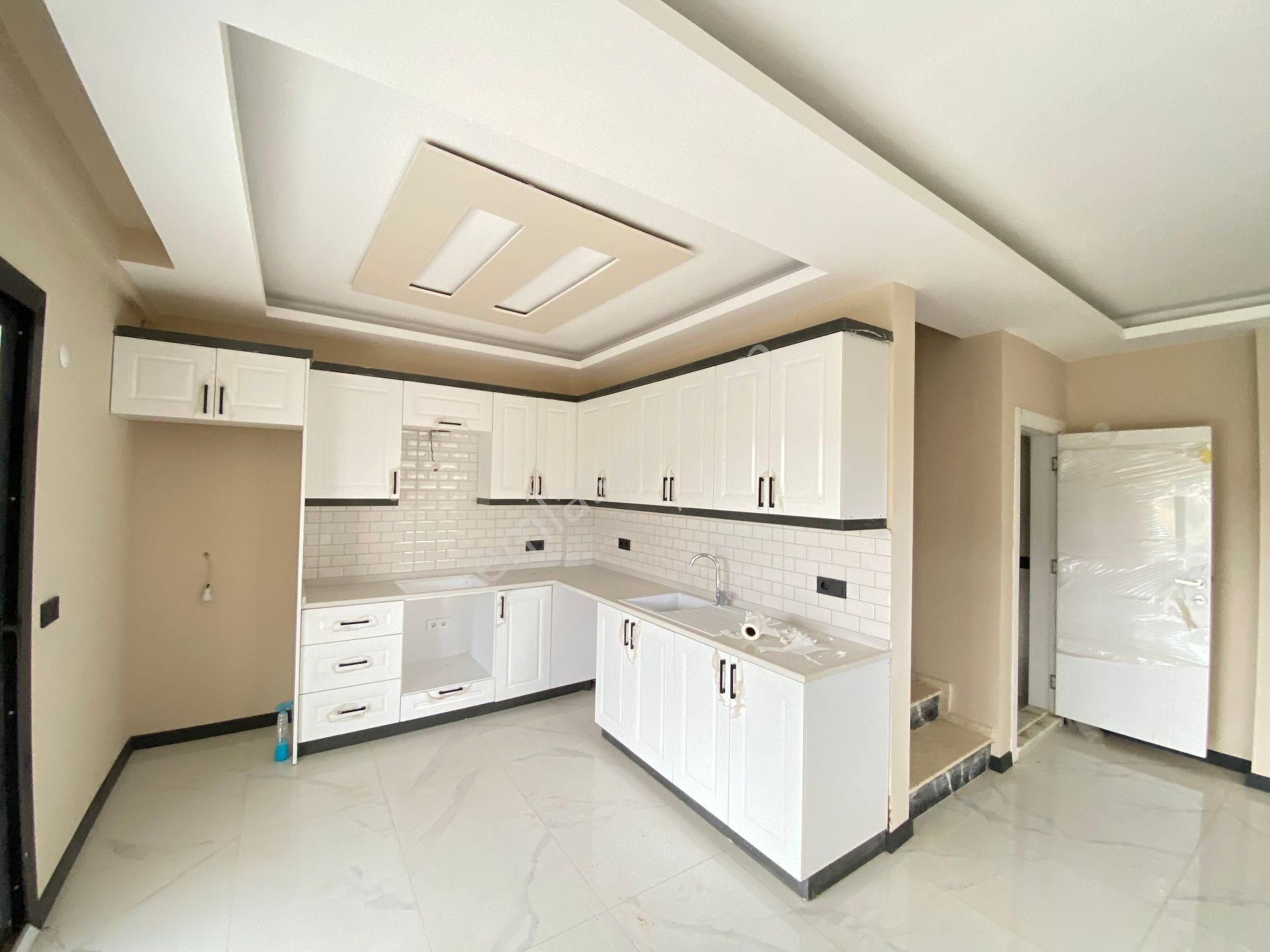 Seferihisar Cumhuriyet’te Denize Yakın, Modern Tasarımlı Köşe 3+1 Villa! - Görsel 11