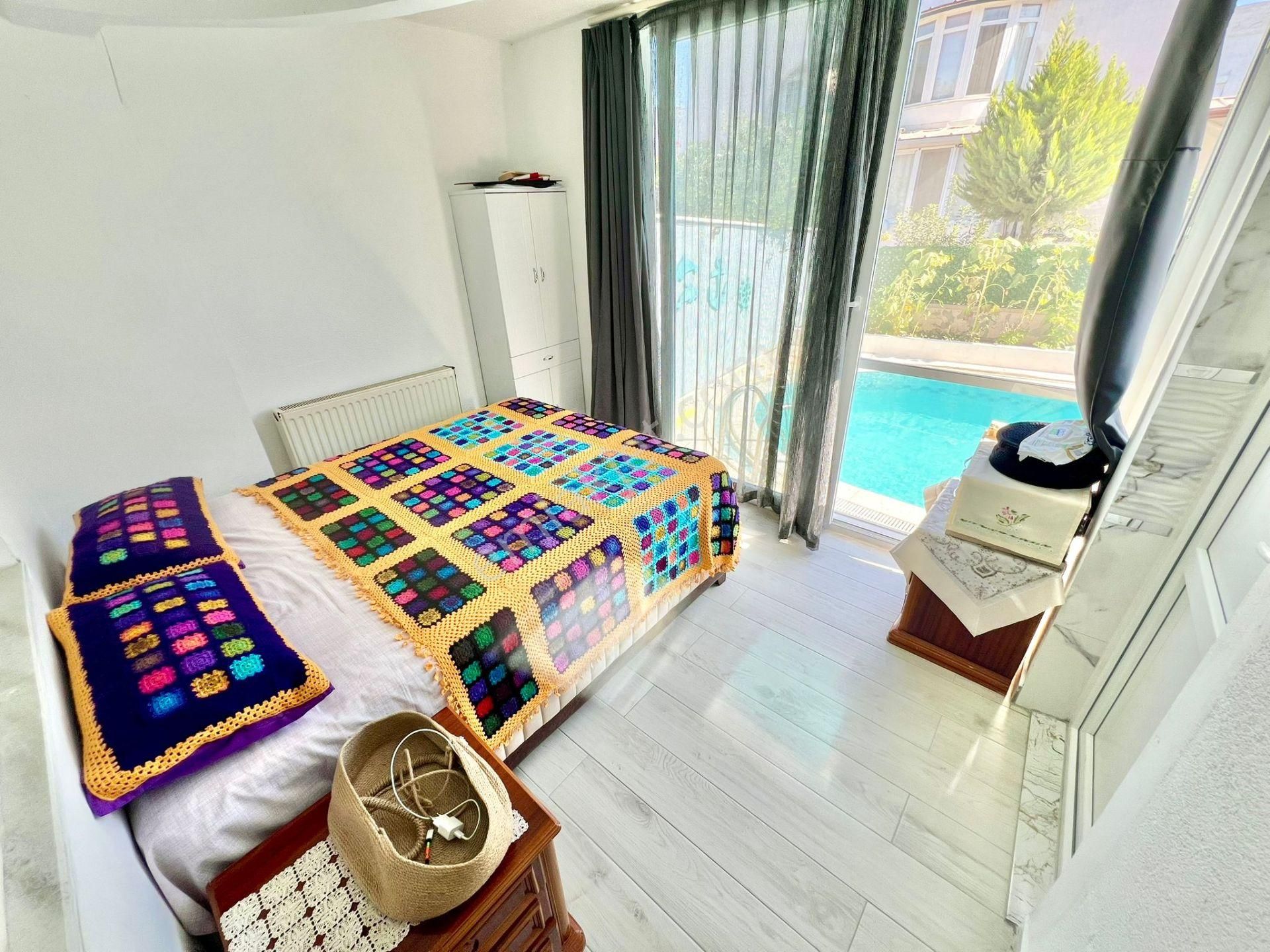 ꧁akçay Ay Emlak'tan꧂burhaniye'de Kendine Ait Havuzlu Geniş Bahçeli Satılık 3+1 Müstakil Villa - Görsel 14