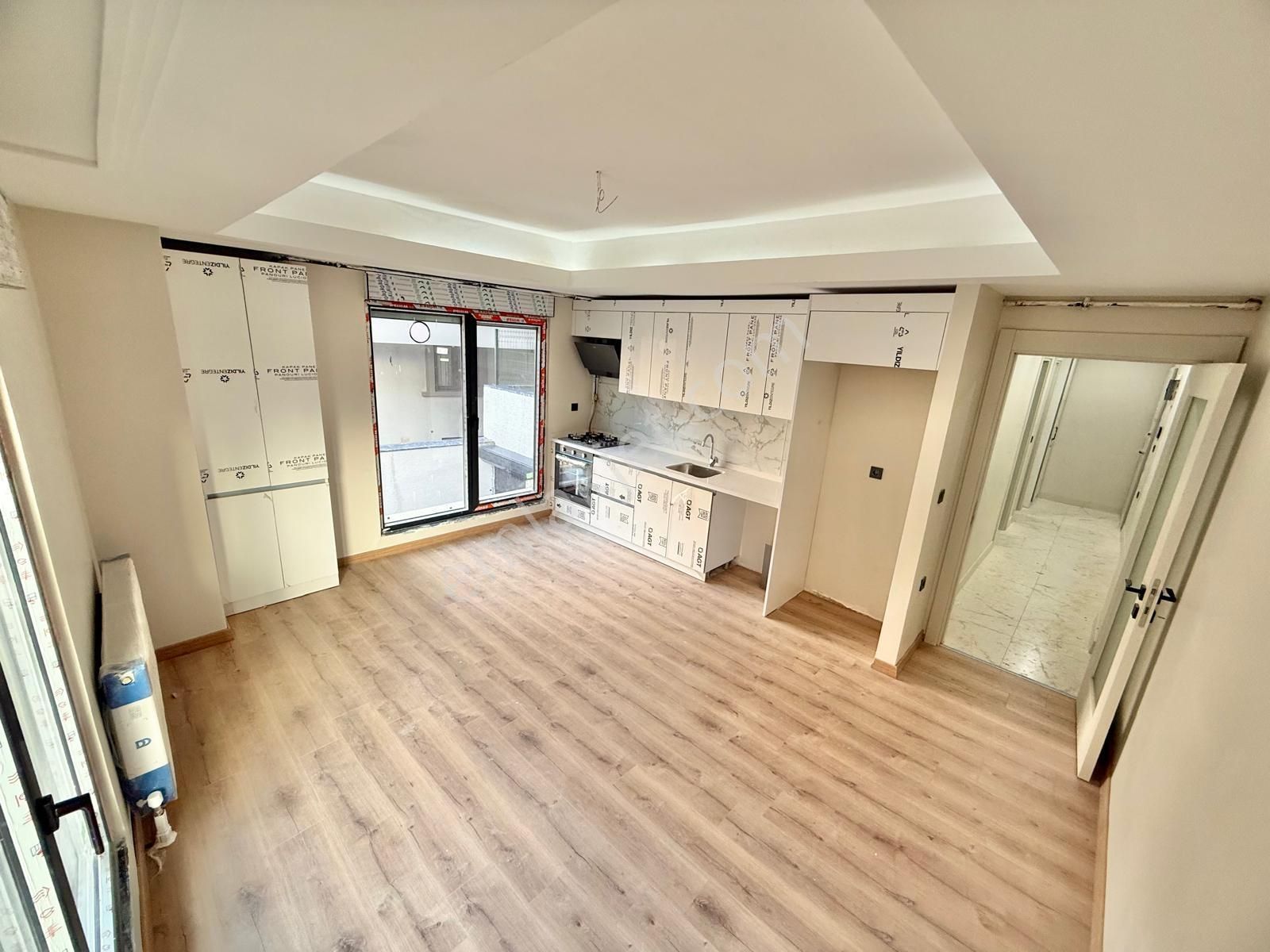 Dikilitaşta Bahçe Kullanım Alanlı Ön Cephe Satılık 1+1 Aire