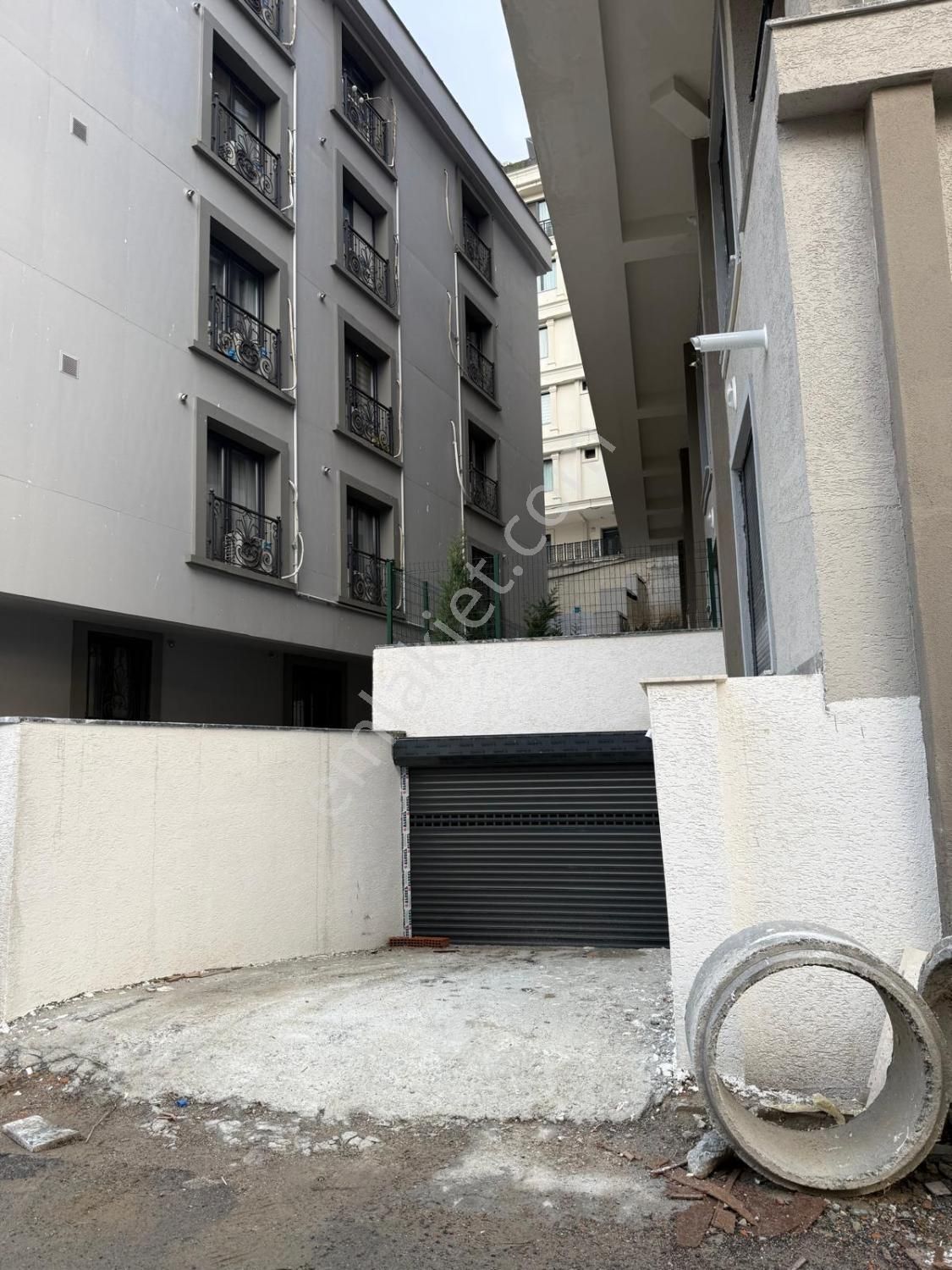 Dikilitaşta Bahçe Kullanım Alanlı Ön Cephe Satılık 1+1 Aire - Görsel 9