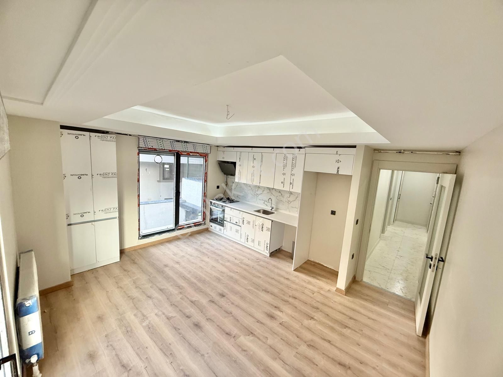 Dikilitaşta Bahçe Kullanım Alanlı Ön Cephe Satılık 1+1 Aire - Görsel 32