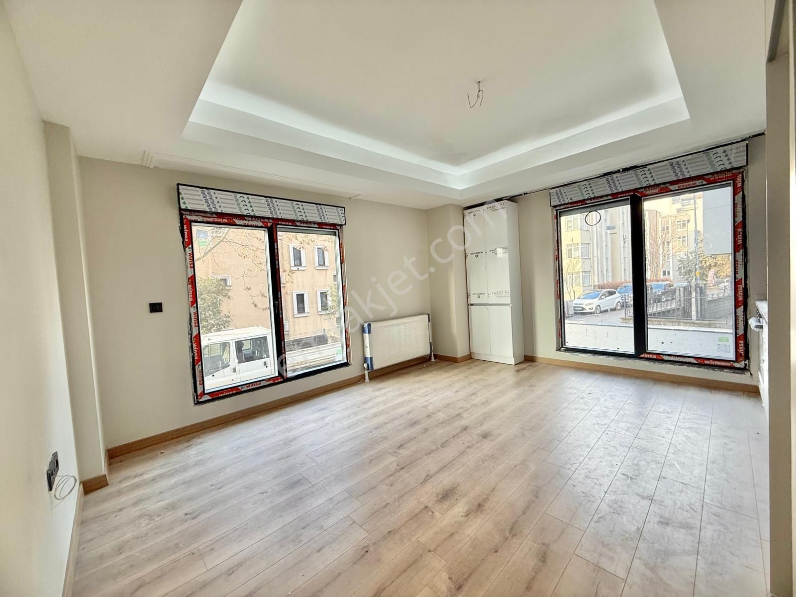 Dikilitaşta Bahçe Kullanım Alanlı Ön Cephe Satılık 1+1 Aire - Görsel 21