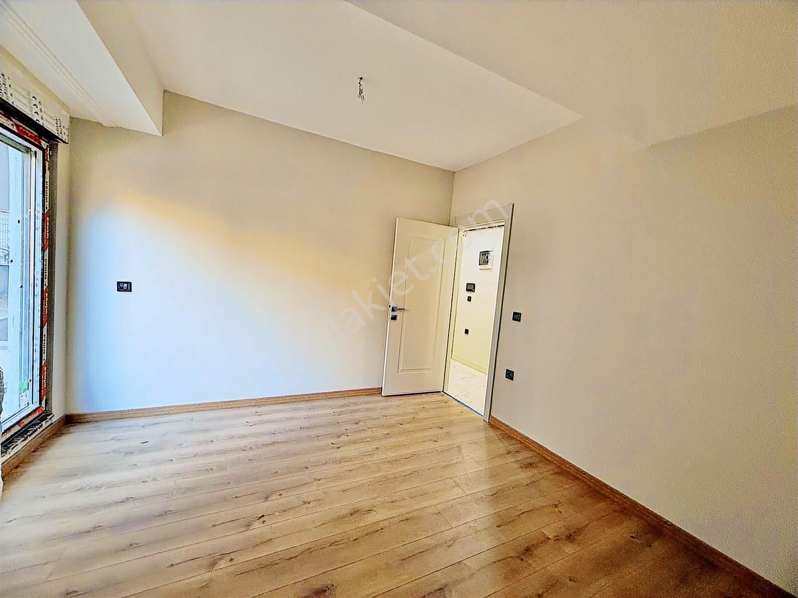 Dikilitaşta Bahçe Kullanım Alanlı Ön Cephe Satılık 1+1 Aire - Görsel 4