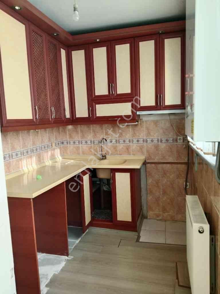 Şemsipaşa Mahallesi'nde Kiralık Ara Kat Daire.. - Görsel 13
