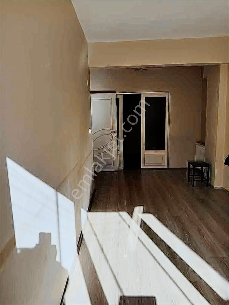 Şemsipaşa Mahallesi'nde Kiralık Ara Kat Daire.. - Görsel 8